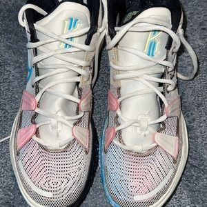 Kyrie's (popular nikes